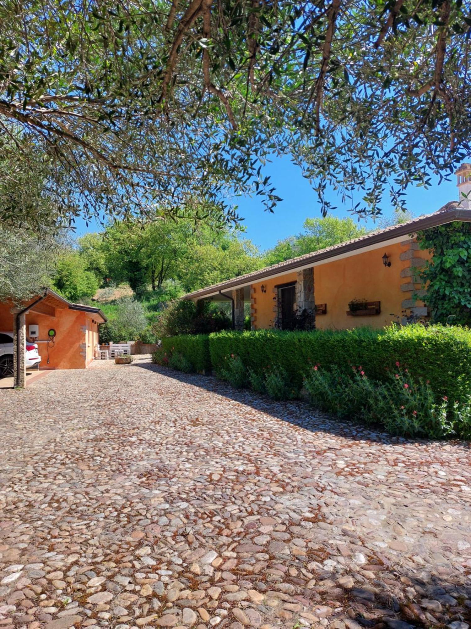 Casa Vacanza Centro Sardegna Sorgono Exterior foto
